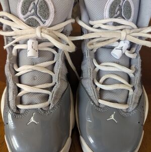 Nike Air Jordan 6  Rings Youth Grey and White Sneakers with Glossy Toe